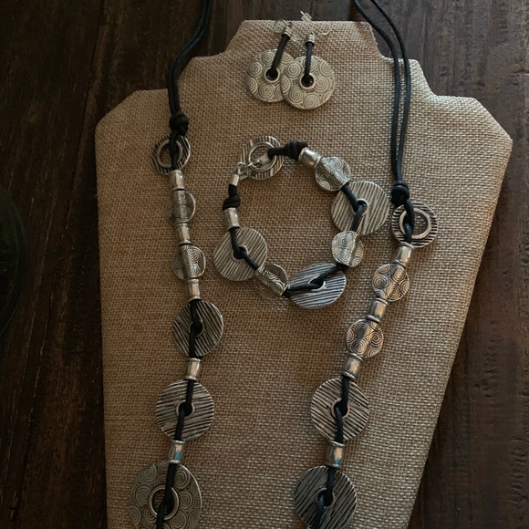 Remix necklace, earrings and bracelet - Picture 1 of 1